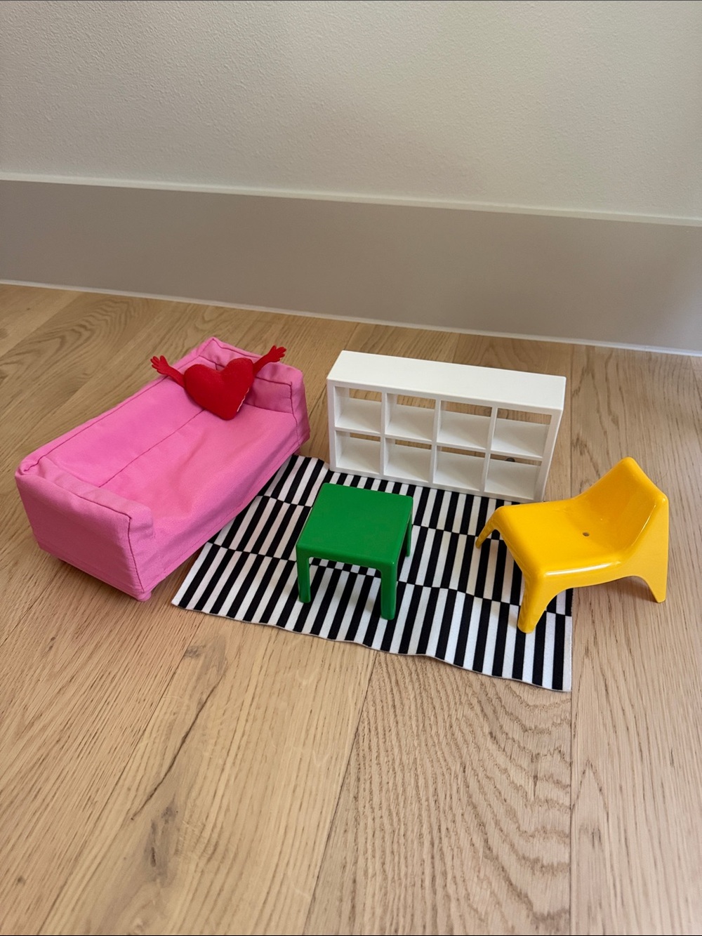 Rare IKEA HUSET Dollhouse Furniture Set - EUC!